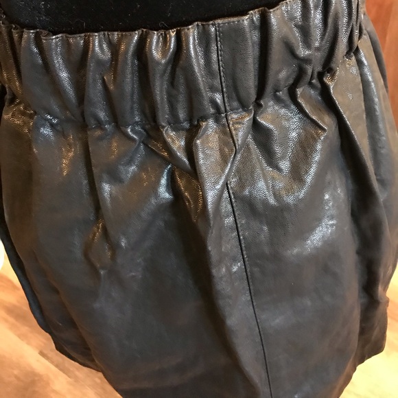 Zara Faux Leather Mini Skirt with Pockets - Picture 7 of 8